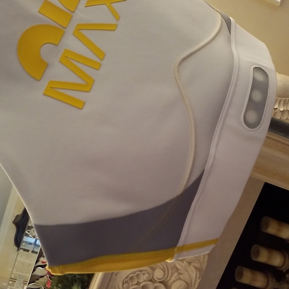 NIKE MAX Dri-FIT  RETRO Swoosh Air Max Sports Bra. $80 New with tags! - Picture 12 of 16